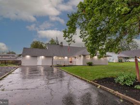 283 Snowball Drive, Levittown PA 19056