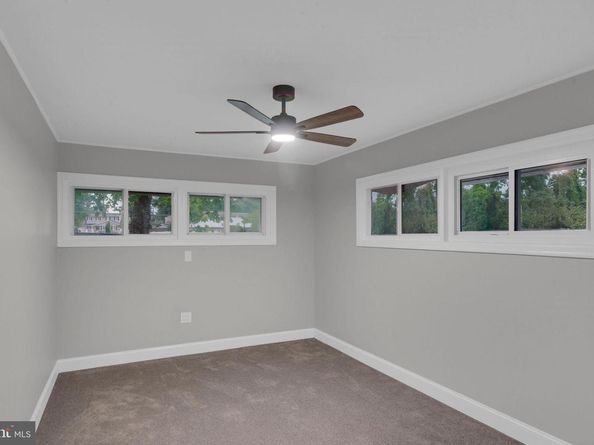 283 Snowball Drive, Levittown PA 19056