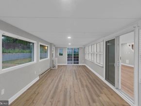 283 Snowball Drive, Levittown PA 19056