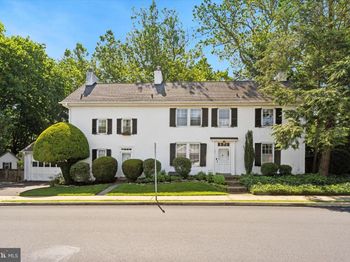 301 E Moreland Road