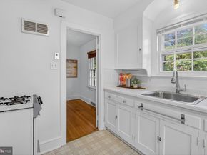 834 N Abingdon Street, Arlington VA 22203