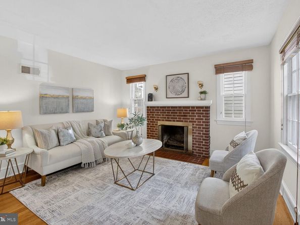834 N Abingdon Street, Arlington VA 22203