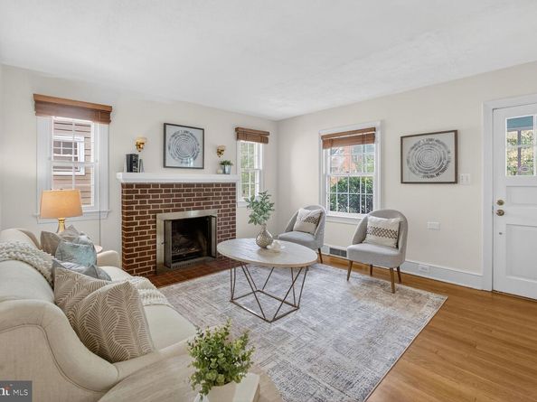 834 N Abingdon Street, Arlington VA 22203