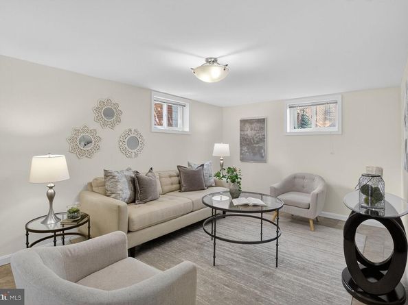 834 N Abingdon Street, Arlington VA 22203