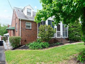 834 N Abingdon Street, Arlington VA 22203