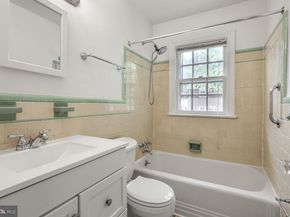 834 N Abingdon Street, Arlington VA 22203