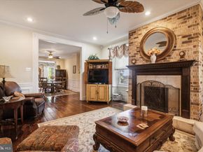 375 Green Lane, Philadelphia PA 19128
