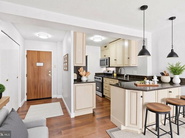 730 24TH Street NW 321, Washington DC 20037