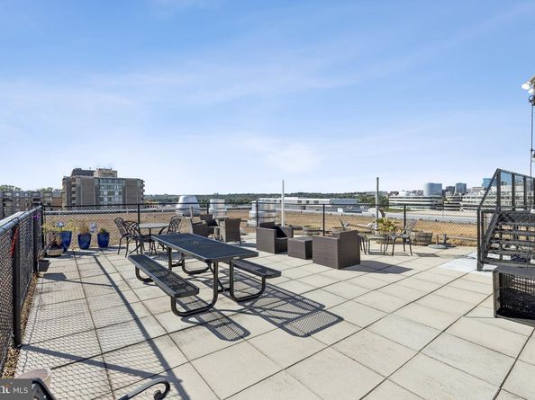 730 24TH Street NW 321, Washington DC 20037