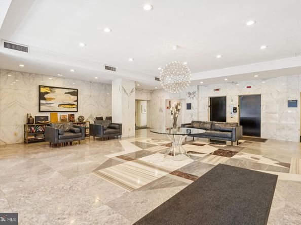 730 24TH Street NW 321, Washington DC 20037