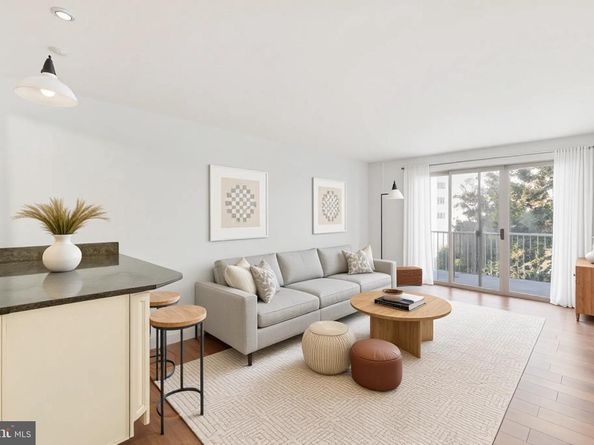 730 24TH Street NW 321, Washington DC 20037