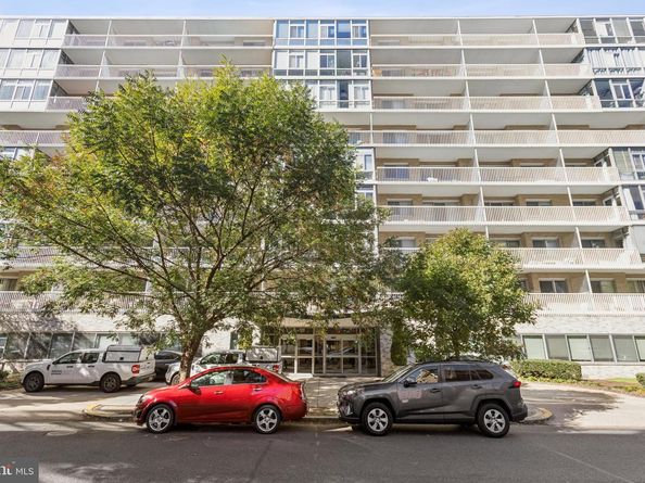 730 24TH Street NW 321, Washington DC 20037