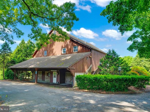 636 Almshouse Road, Ivyland PA 18974