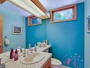 636 Almshouse Road, Ivyland PA 18974