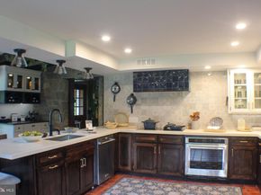 636 Almshouse Road, Ivyland PA 18974