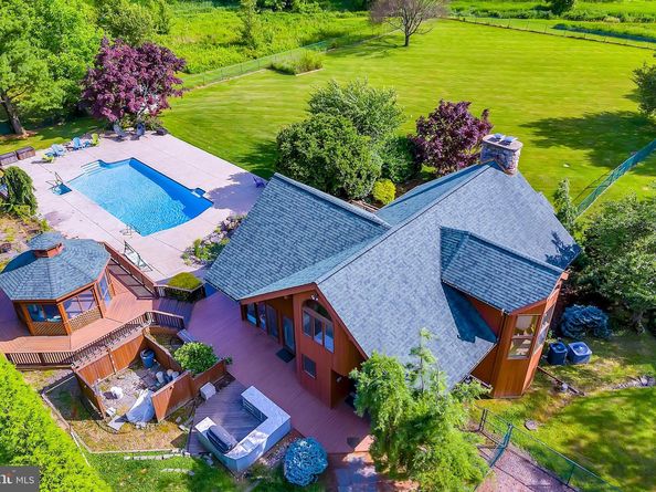 636 Almshouse Road, Ivyland PA 18974