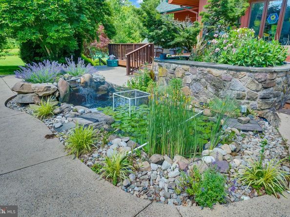 636 Almshouse Road, Ivyland PA 18974