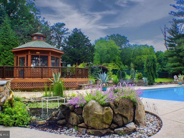 636 Almshouse Road, Ivyland PA 18974