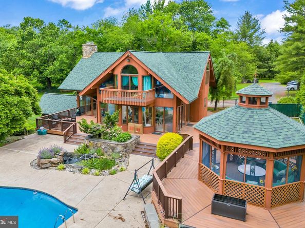 636 Almshouse Road, Ivyland PA 18974