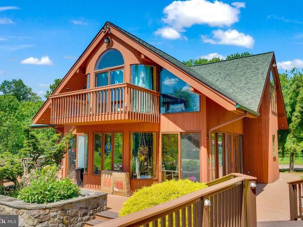 636 Almshouse Road, Ivyland PA 18974