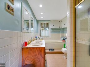 636 Almshouse Road, Ivyland PA 18974