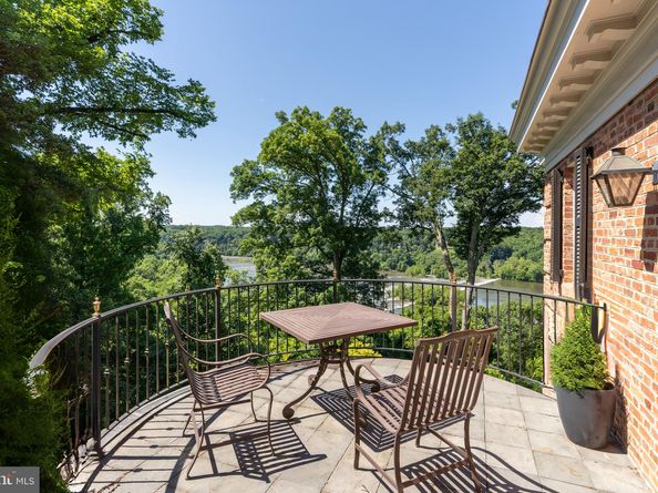 6699 Macarthur Boulevard, Bethesda MD 20816