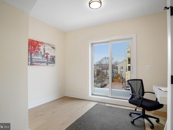 329 16TH Street SE, Washington DC 20003