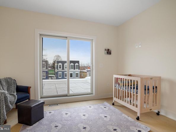 329 16TH Street SE, Washington DC 20003