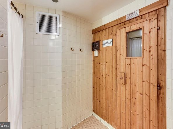 1300 Crystal Drive 901S, Arlington VA 22202