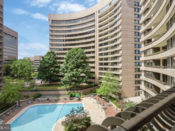 1300 Crystal Drive 901S, Arlington VA 22202