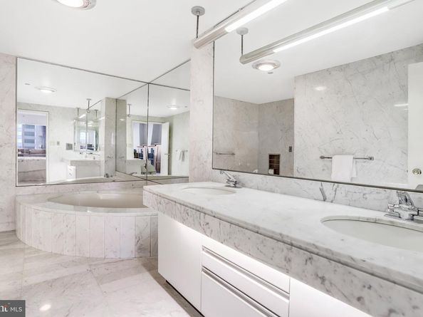 1300 Crystal Drive 901S, Arlington VA 22202