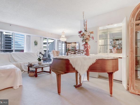 1300 Crystal Drive 901S, Arlington VA 22202
