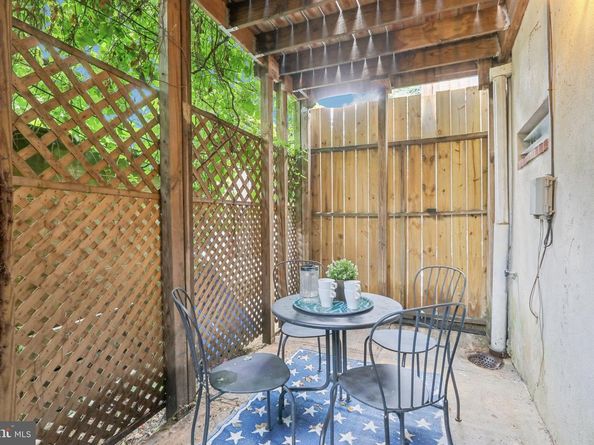 2037 North Street, Philadelphia PA 19130