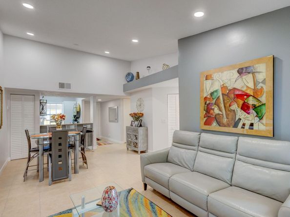 1040 Lake Shore Drive 202, Lake Park FL 33403