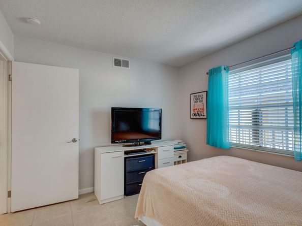 1040 Lake Shore Drive 202, Lake Park FL 33403