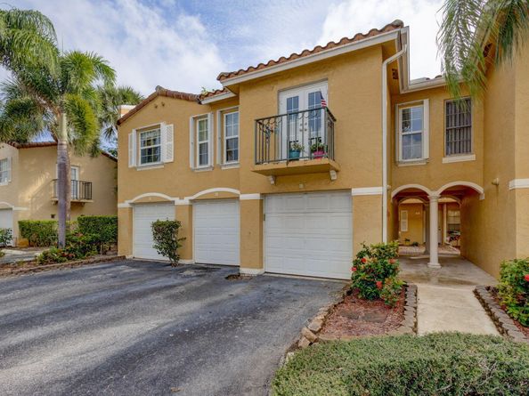 1040 Lake Shore Drive 202, Lake Park FL 33403