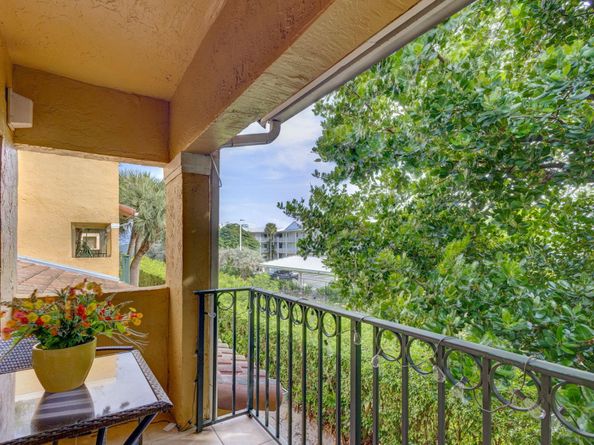 1040 Lake Shore Drive 202, Lake Park FL 33403
