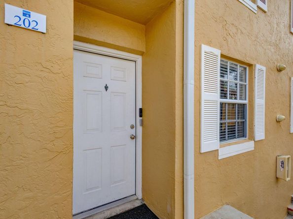1040 Lake Shore Drive 202, Lake Park FL 33403