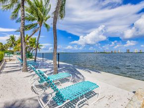 1040 Lake Shore Drive 202, Lake Park FL 33403