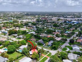 1110 SE 7th St, Deerfield Beach FL 33441