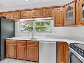 1110 SE 7th St, Deerfield Beach FL 33441