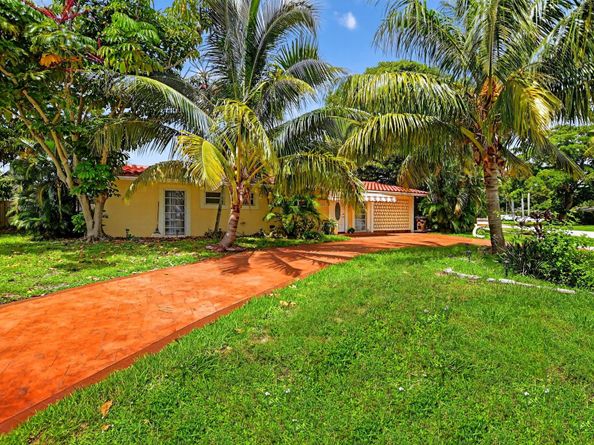 1110 SE 7th St, Deerfield Beach FL 33441