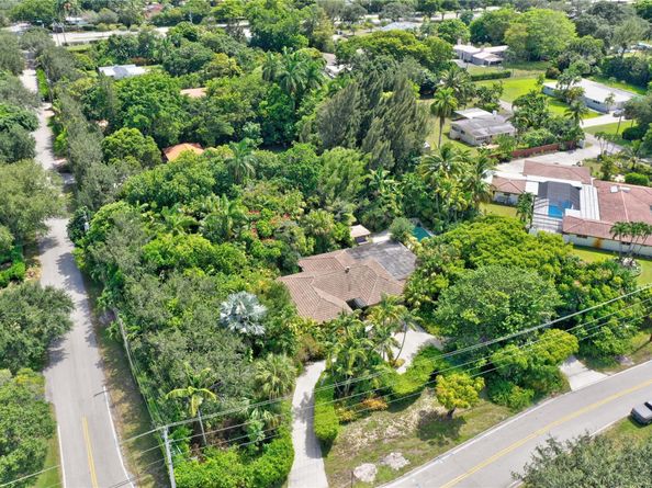 5900 Cypress Rd, Plantation FL 33317