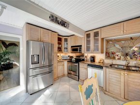 5900 Cypress Rd, Plantation FL 33317