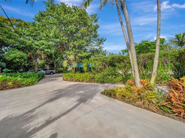 5900 Cypress Rd, Plantation FL 33317