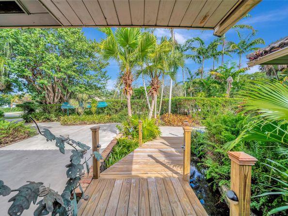 5900 Cypress Rd, Plantation FL 33317