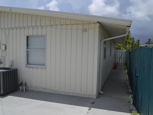 377 NW Nw 49th Street Street, Fort Lauderdale FL 33309