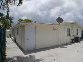377 NW Nw 49th Street Street, Fort Lauderdale FL 33309