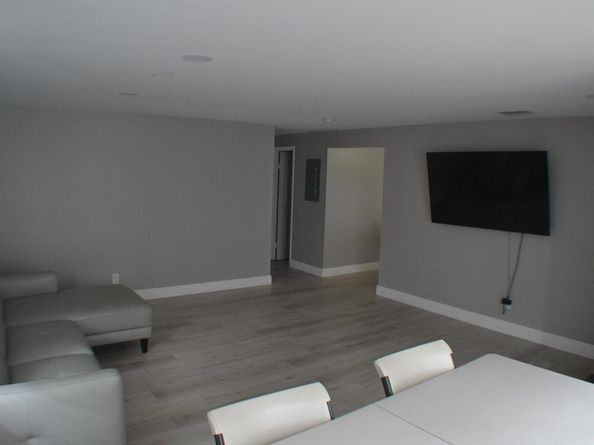 377 NW Nw 49th Street Street, Fort Lauderdale FL 33309