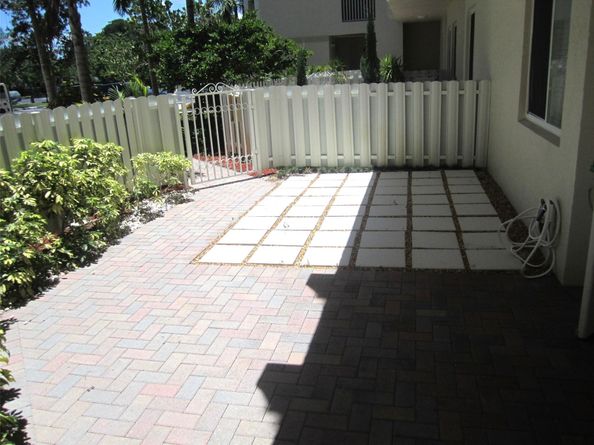 3500 Oaks Clubhouse Dr 104, Pompano Beach FL 33069